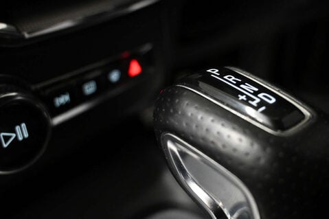 Volvo XC60 2.0 XC60 R-Design Pro D5 PowerPulse AWD Auto 4WD 5dr 11