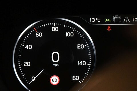 Volvo XC60 2.0 XC60 R-Design Pro D5 PowerPulse AWD Auto 4WD 5dr 35