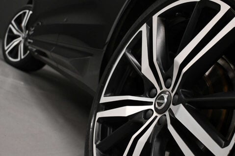 Volvo XC60 2.0 XC60 R-Design Pro D5 PowerPulse AWD Auto 4WD 5dr 20