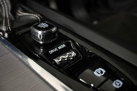 Volvo XC60 2.0 XC60 R-Design Pro D5 PowerPulse AWD Auto 4WD 5dr 40