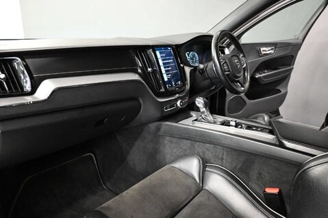 Volvo XC60 2.0 XC60 R-Design Pro D5 PowerPulse AWD Auto 4WD 5dr 42