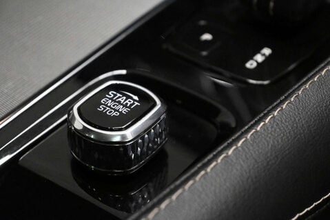 Volvo XC90 2.0 XC90 R-Design T8 Recharge AWD Auto 4WD 5dr 50