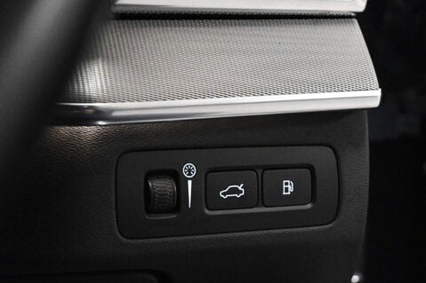 Volvo XC90 2.0 XC90 R-Design T8 Recharge AWD Auto 4WD 5dr 47