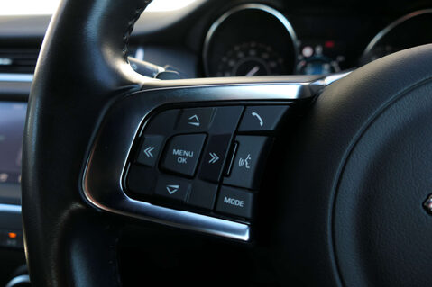 Jaguar E-Pace 2.0 E-Pace R-Dynamic S AWD Auto 4WD 5dr 25