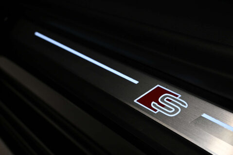 Audi A6 2.0 A6 Black Edition 40 TDI MHEV Q Semi-Auto 4WD 5dr 31