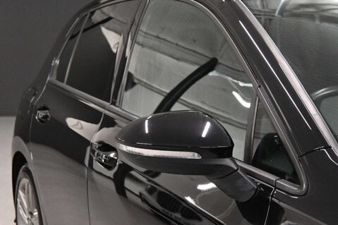 Volkswagen Golf 2.0 Golf R-Line TDI 5dr 33