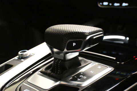 Audi A4 2.0 A4 S Line 35 TFSI MHEV Semi-Auto 4dr 41