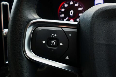 Volvo XC40 2.0 XC40 Inscription Pro T4 AWD Auto 4WD 5dr 37