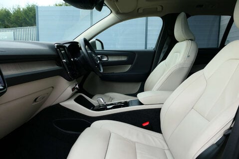 Volvo XC40 2.0 XC40 Inscription Pro T4 AWD Auto 4WD 5dr 44