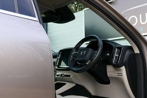 Volvo XC40 2.0 XC40 Inscription Pro T4 AWD Auto 4WD 5dr 21