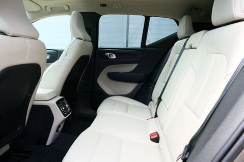 Volvo XC40 2.0 XC40 Inscription Pro T4 AWD Auto 4WD 5dr 48