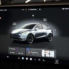 Tesla Model Y Model Y Long Range AWD 4WD 5dr 1