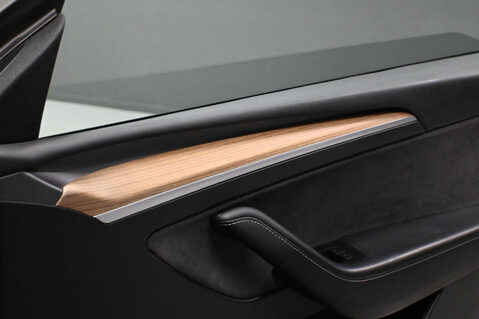 Tesla Model Y Model Y Long Range AWD 4WD 5dr 29