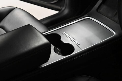 Tesla Model Y Model Y Long Range AWD 4WD 5dr 41