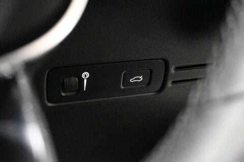 Volvo XC40 1.5 XC40 R-Design T3 Auto 5dr 47