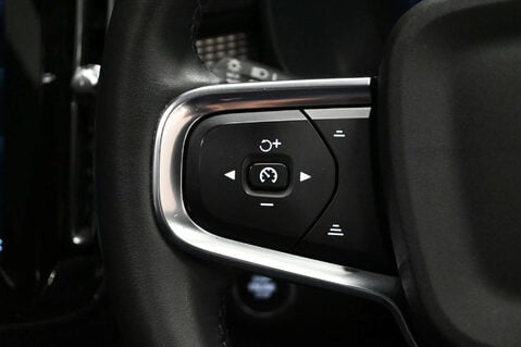 Volvo XC40 1.5 XC40 R-Design T3 Auto 5dr 31