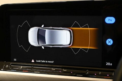 Volkswagen Golf 1.5 Golf Life TSi 5dr 21