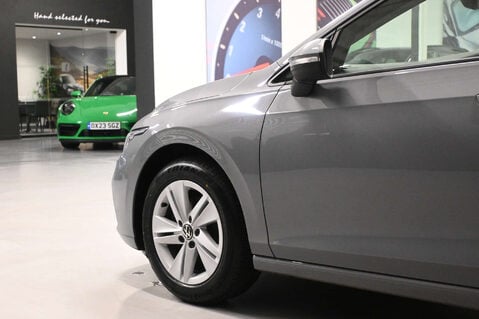 Volkswagen Golf 1.5 Golf Life TSi 5dr 5