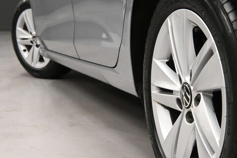 Volkswagen Golf 1.5 Golf Life TSi 5dr 22