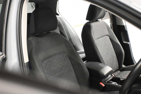 Volkswagen Golf 1.5 Golf Life TSi 5dr 25