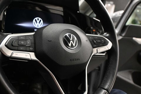 Volkswagen Golf 1.5 Golf Life TSi 5dr 18