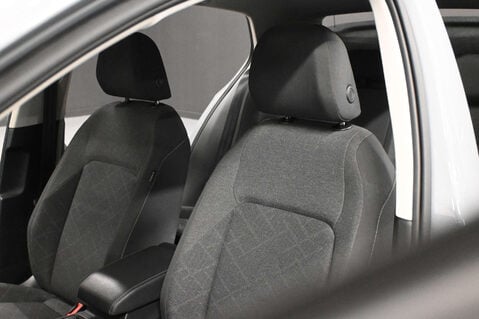 Volkswagen Golf 1.5 Golf Life TSi 5dr 11