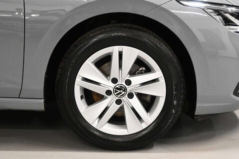 Volkswagen Golf 1.5 Golf Life TSi 5dr 12