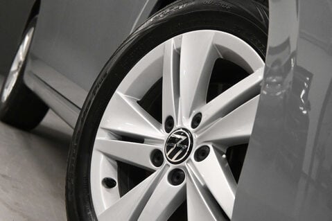 Volkswagen Golf 1.5 Golf Life TSi 5dr 14