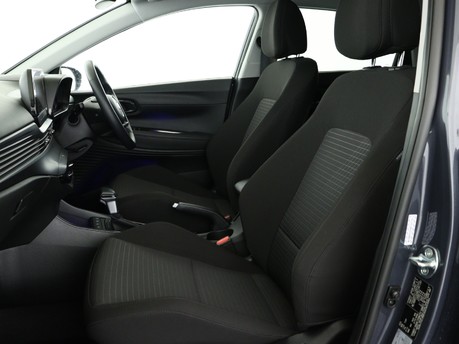 Hyundai i20 1.0T GDi 48V MHD Premium 5dr DCT Hatchback 11