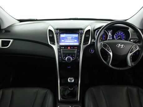Hyundai i30 1.6 CRDi [136] Premium 5dr Hatchback 16