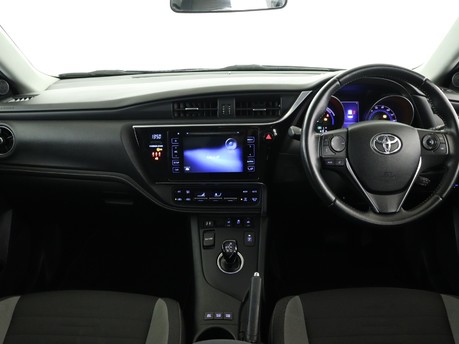 Toyota Auris VVT-I BUSINESS EDITION 15