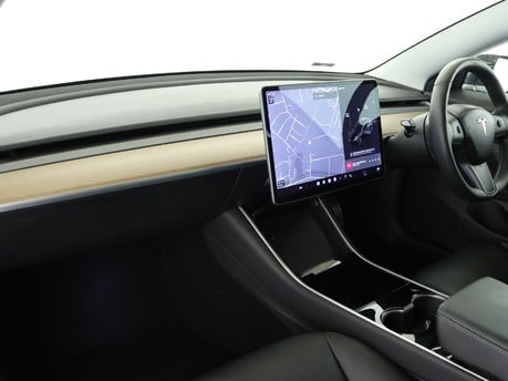 Tesla Model 3 PERFORMANCE AWD 11