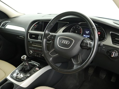 Audi A4 AVANT TFSI SE TECHNIK 15