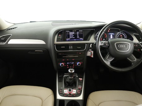 Audi A4 AVANT TFSI SE TECHNIK 16