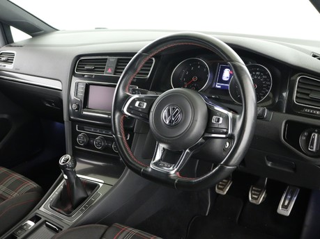 Volkswagen Golf GTI 14