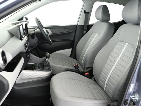 Hyundai i10 1.0 Premium 5dr Hatchback 11