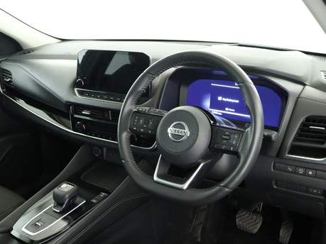 Nissan Qashqai 1.3 DiG-T MH 158 Premiere Edition 5dr Xtronic Hatchback 14