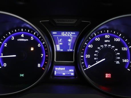 Hyundai Veloster 1.6 T-GDi Turbo SE 4dr Coupe 26