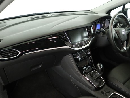 Vauxhall Astra 1.6T 16V 200 Elite Nav 5dr Hatchback 7