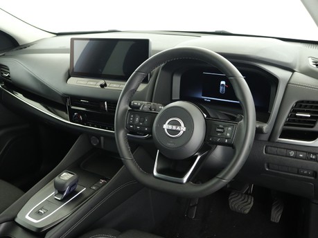 Nissan Qashqai Qashqai 1.3 DiG-T MH 158 N-Connecta [Glass Rf] 5dr Xtronic Hatchback 16