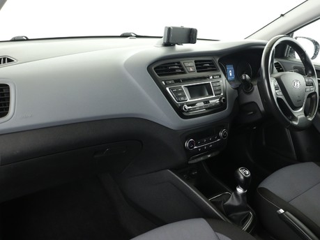 Hyundai i20 1.2 Premium 5dr Hatchback 11