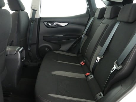 Nissan Qashqai 1.3 DiG-T Acenta Premium 5dr Hatchback 12