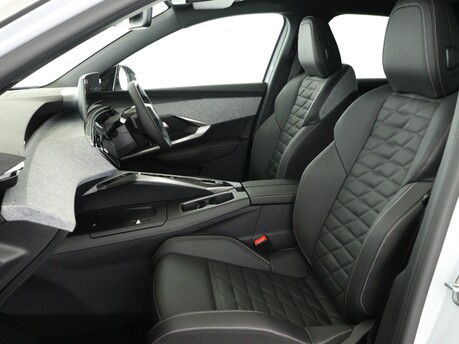 Peugeot 3008 3008 1.2 Hybrid 136 Allure 5dr e-DSC6 Estate 9
