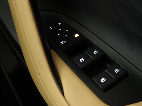 MG HS Hs 1.5 T-GDI Trophy 5dr DCT Hatchback 25