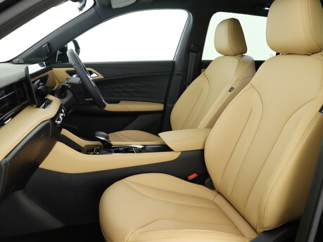 MG HS Hs 1.5 T-GDI Trophy 5dr DCT Hatchback 12