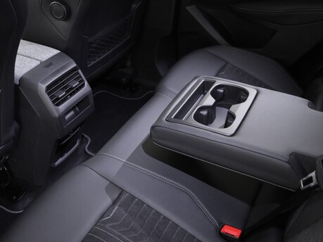 Peugeot 3008 157kW GT 73kWh 5dr Auto Estate 15