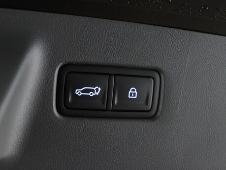 Hyundai SANTA FE Santa Fe 1.6 TGDi Plug-in Hybrid Premium 5dr 4WD Auto Estate 11