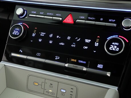 Hyundai SANTA FE Santa Fe 1.6 TGDi Plug-in Hybrid Premium 5dr 4WD Auto Estate 26