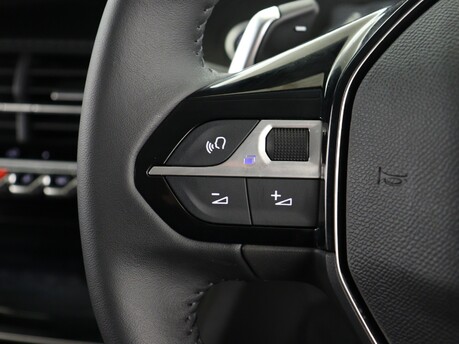 Peugeot 208 1.2 Hybrid 100 Allure 5dr e-DSC6 Hatchback 24