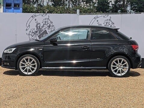 Audi A1 TFSI SPORT 4